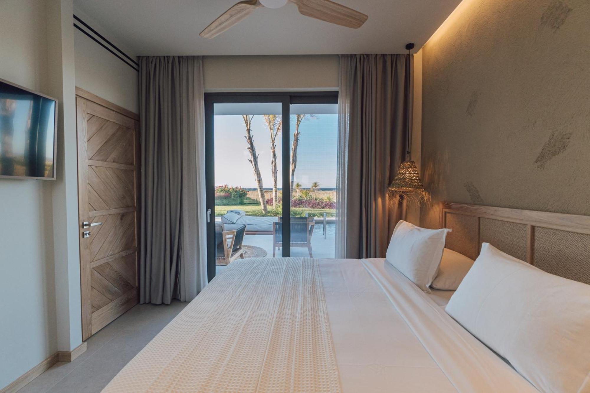 Taf Beach Villas With Tesla Tigkaki  Room photo